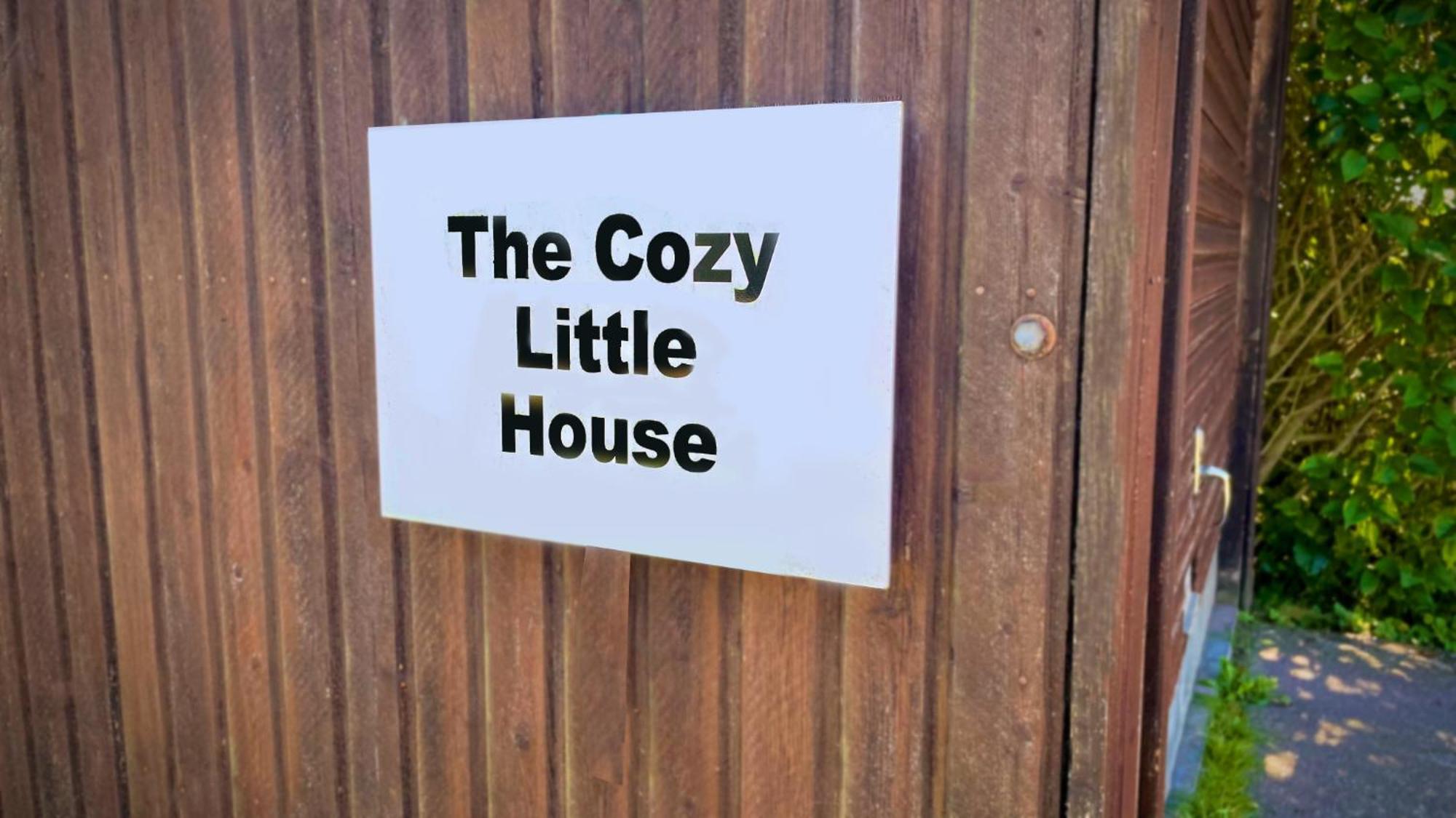 The Cozy Little House Apartment Motala Exterior photo